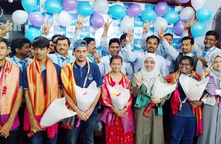 Aisha Rehaman felicitated for qualifying in NEET