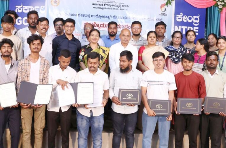 SKILL DEPT HELPS KARNATAKA YOUTHS LAND CUSHY JOBS ABROAD