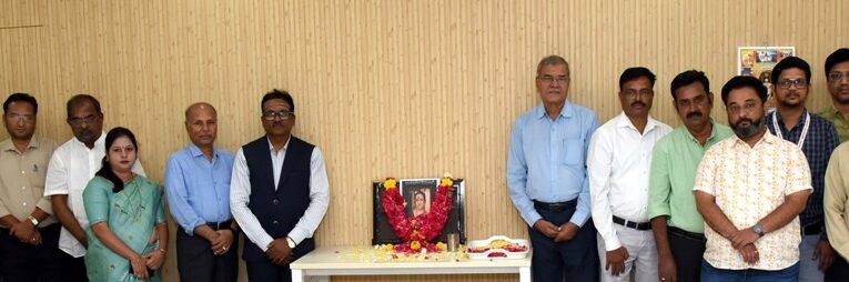 Poojya Dr Sharnbaswappa Appa and Matoshree Dr Dakshayini Avvaji condole the death of Smt. Shakuntala Bhimalli