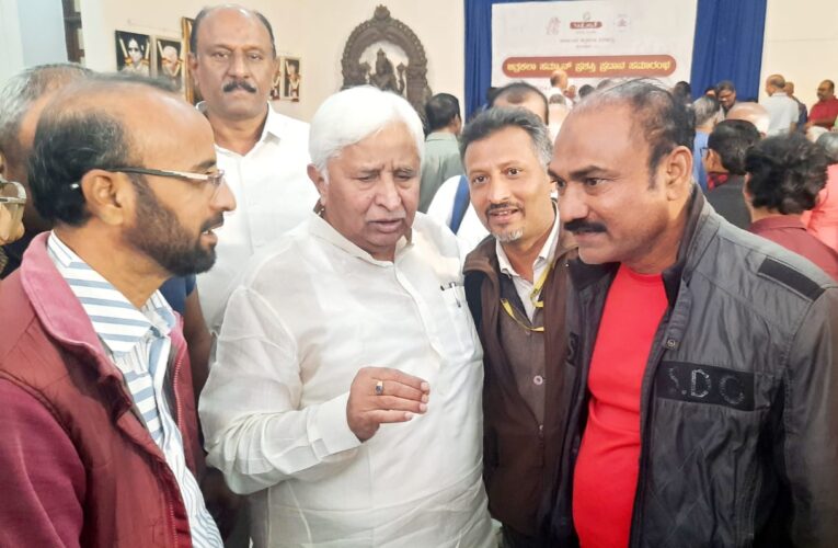 Kalaburagi researchers met Tourism Minister HK Patil to discuss city monuments to get UNESCO tag